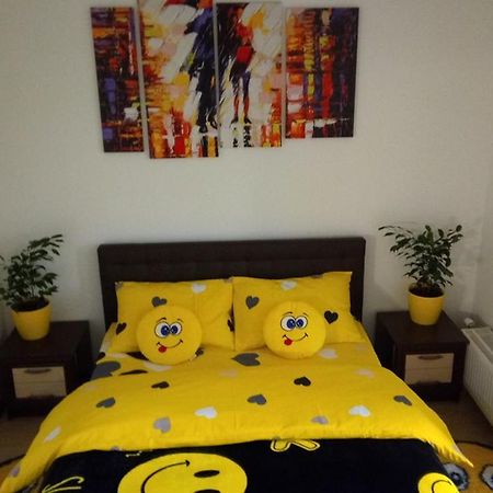 Positive Smile Studio Apartment In The Colorful Comfort Town Residental Complex. Kt-06. Kiev Exterior foto
